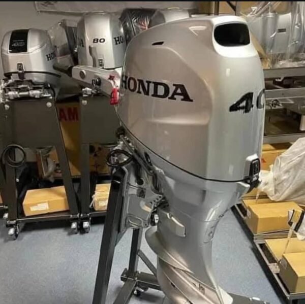 2023 Honda 40HP WITH TILLER HANDLE - Image 4