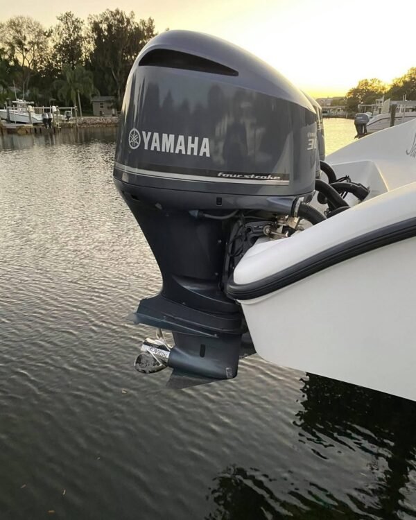 2015 Triple set Yamaha 300hp 4-Stroke - Image 4