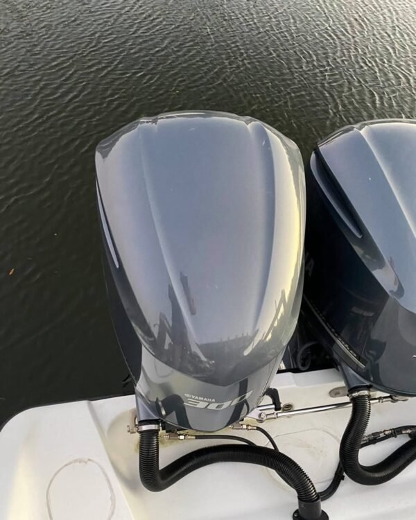 2015 Triple set Yamaha 300hp 4-Stroke - Image 3