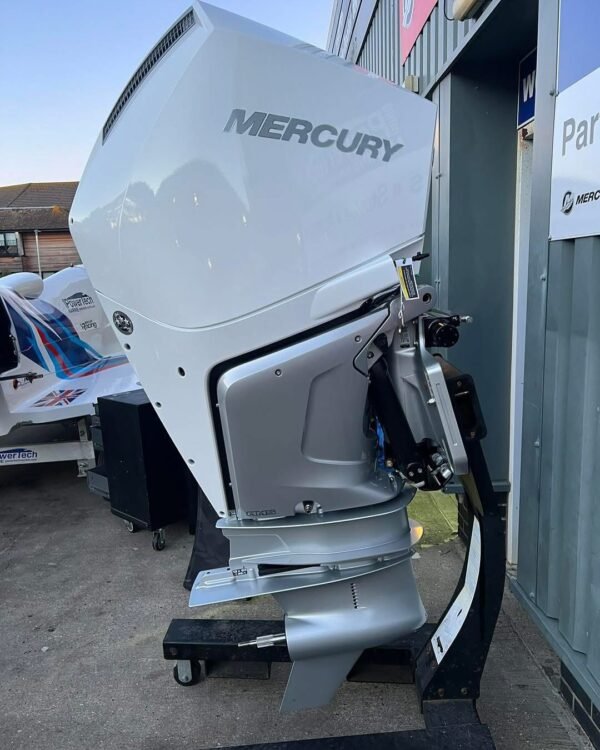 2020 Mercury 300HP v8 - Image 2