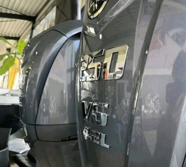 Twin 2025 Yamaha 250hp v6 - Image 2