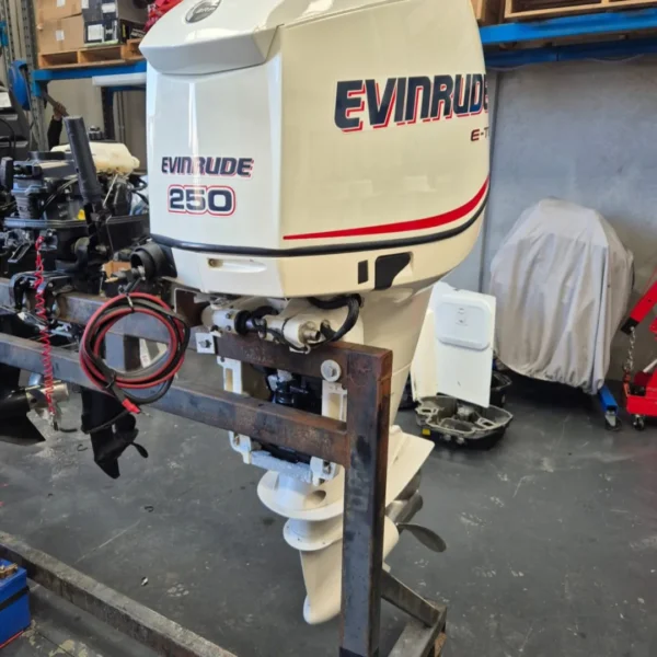 Evinrude 250hp ETEC 25in XL - Image 4
